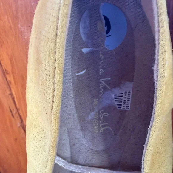 Gloria Vanderbilt Yellow Espadrille Flats - Picture 4 of 6